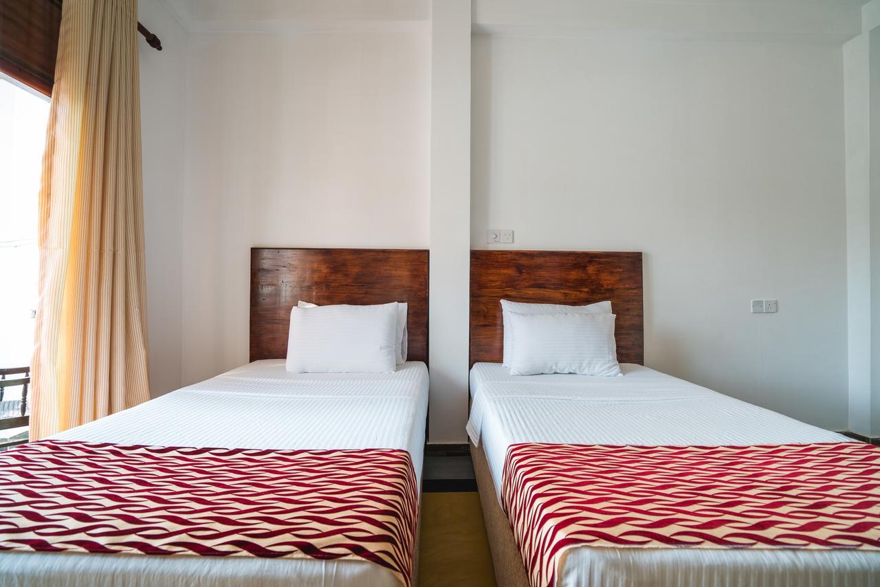 Ocean Bay Surf Resort Weligama Exteriér fotografie