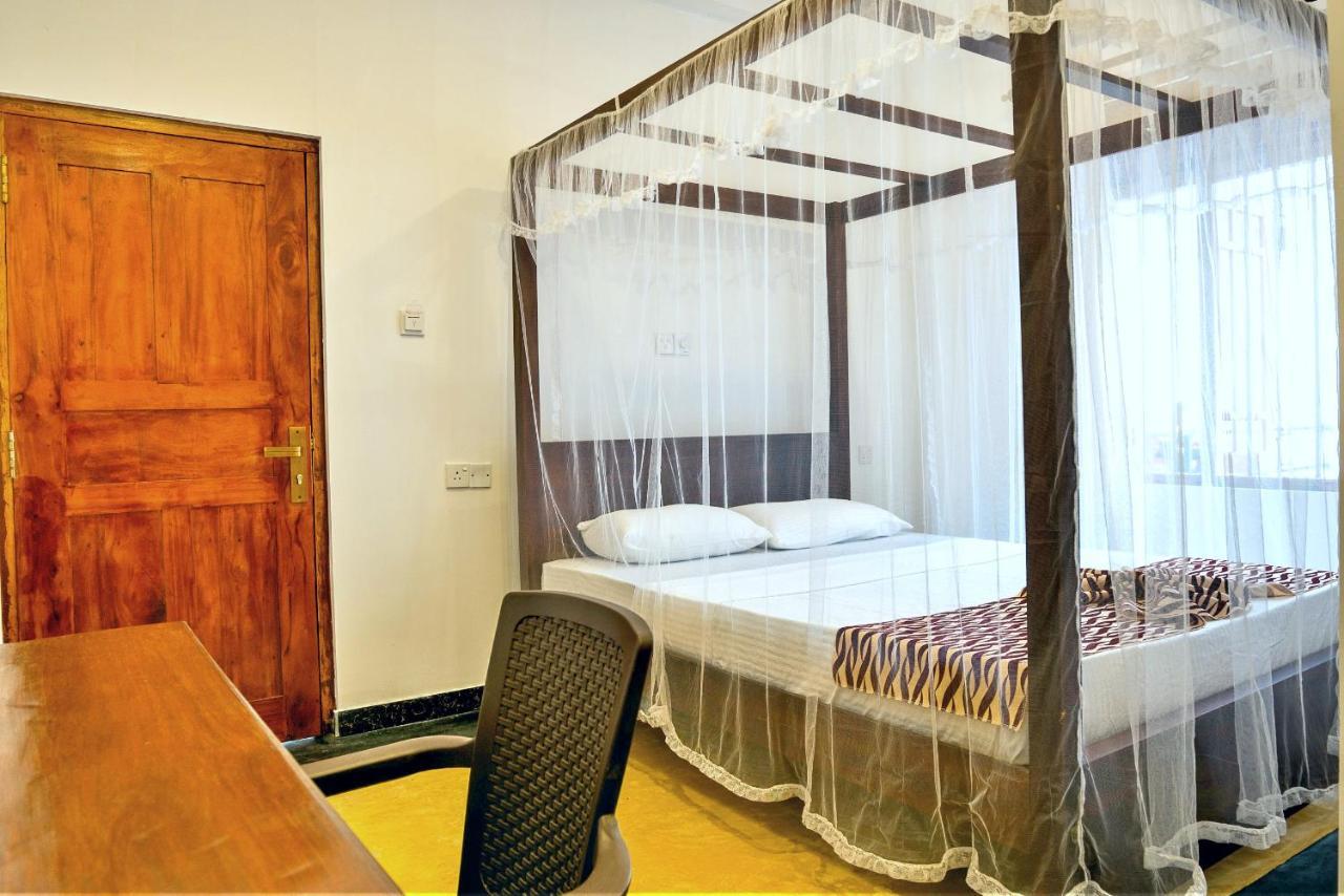 Ocean Bay Surf Resort Weligama Exteriér fotografie